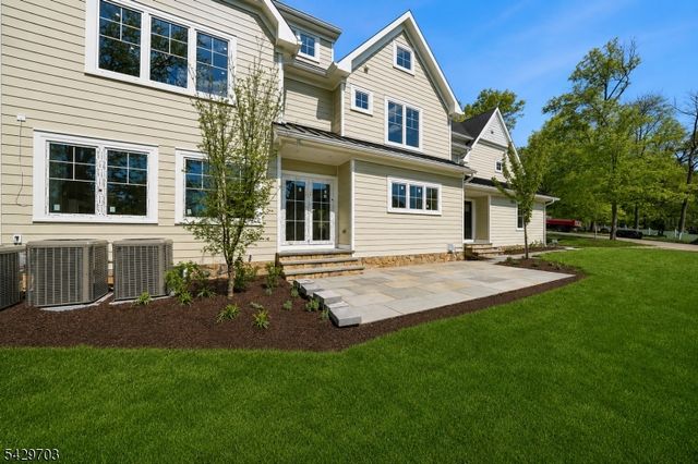 330 Wyoming Ave, Millburn Twp., NJ 07041