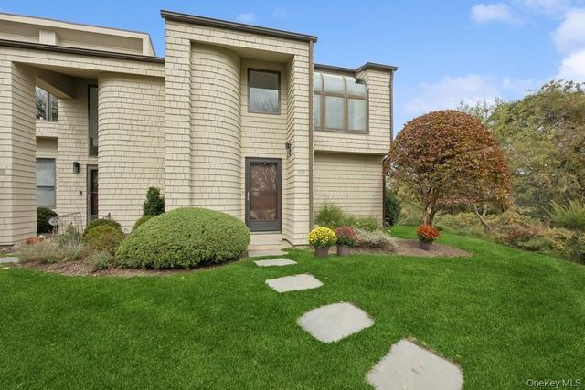 21 S Fulton Drive 29, Montauk, NY 11954