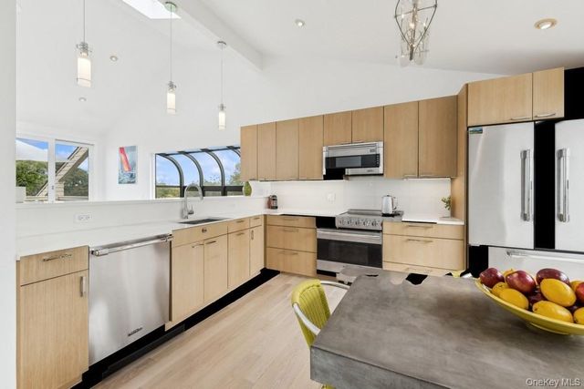 21 S Fulton Drive 29, Montauk, NY 11954