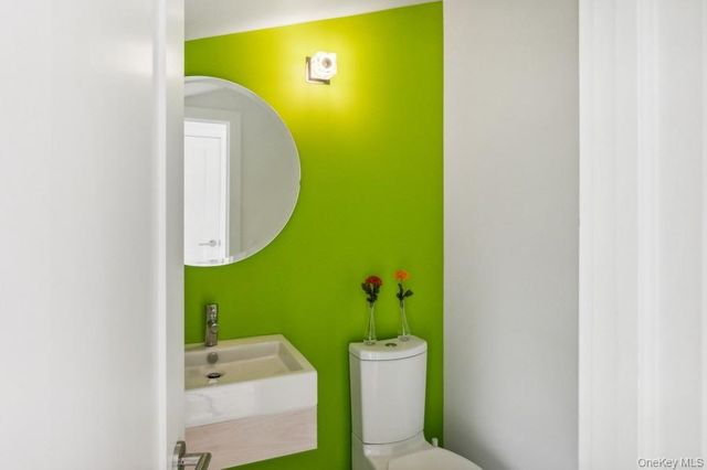 21 S Fulton Drive 29, Montauk, NY 11954