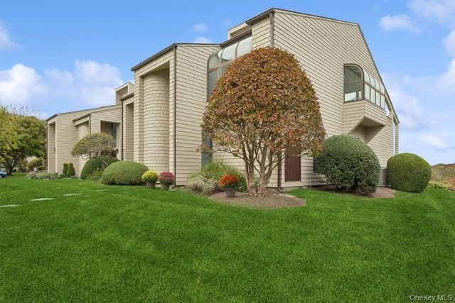 21 S Fulton Drive 29, Montauk, NY 11954