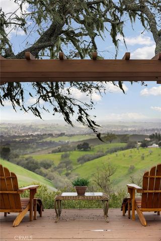 1030 Redondo Lane, Templeton, CA 93465