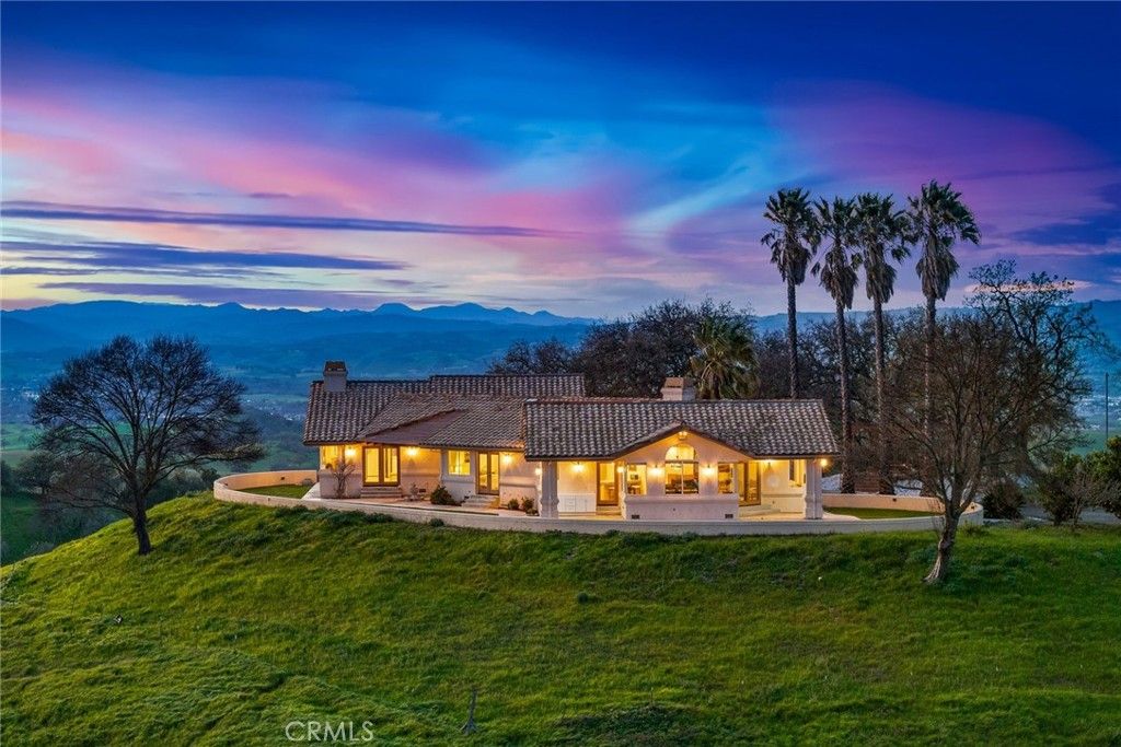 1030 Redondo Lane, Templeton, CA 93465