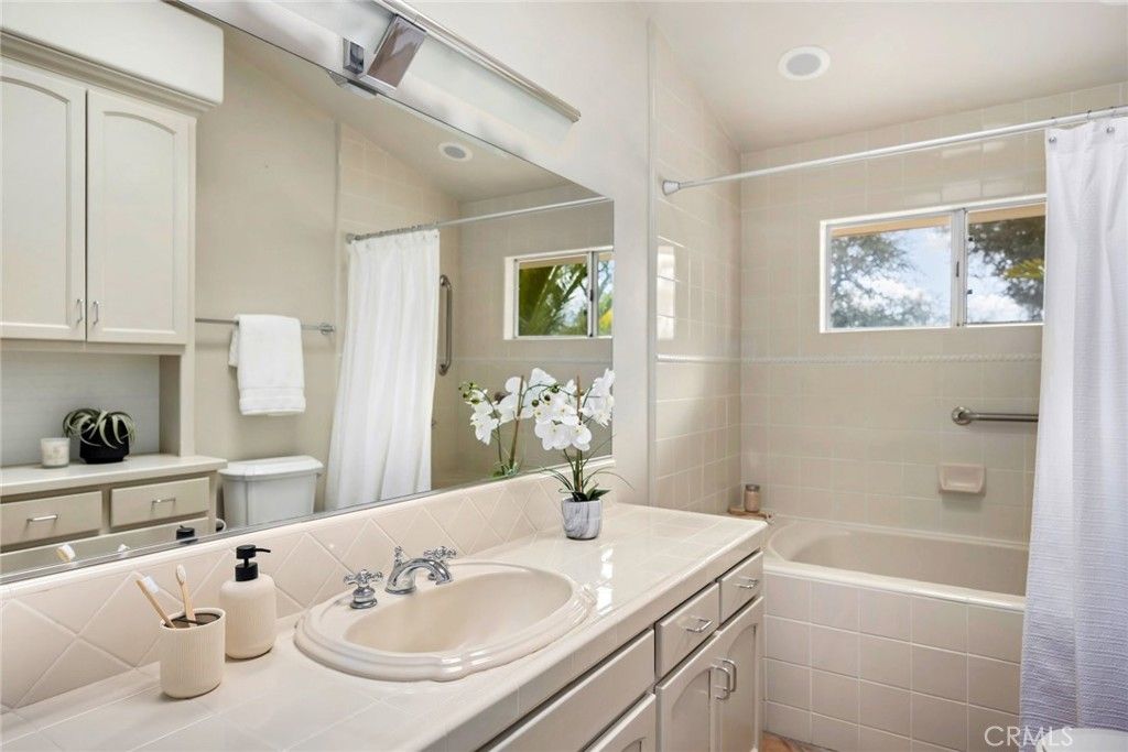 Image 16 of property listing at 1030 Redondo Lane, Templeton, CA 93465