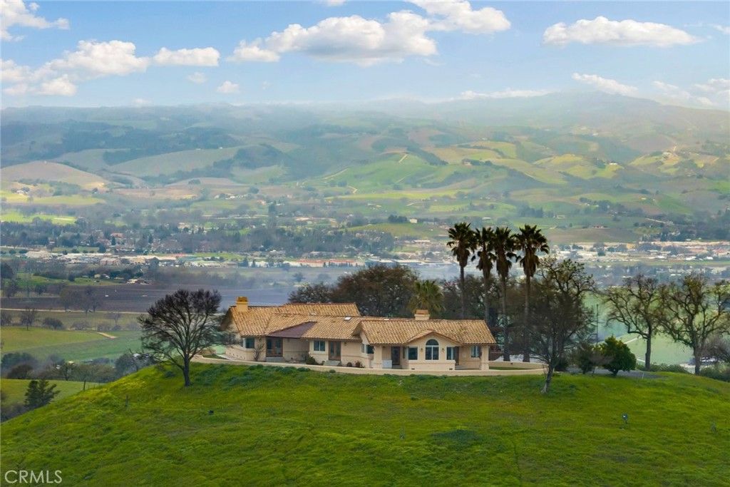 Image 25 of property listing at 1030 Redondo Lane, Templeton, CA 93465