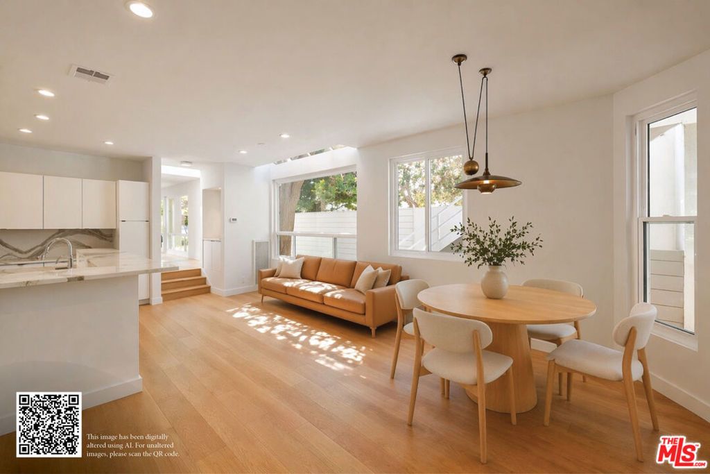 Image 13 of property listing at 680 Harbor Street 1, Venice, CA 90291