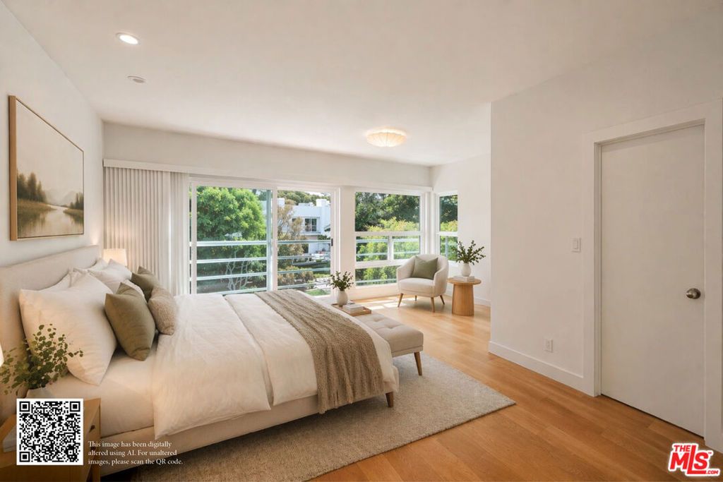 Image 17 of property listing at 680 Harbor Street 1, Venice, CA 90291