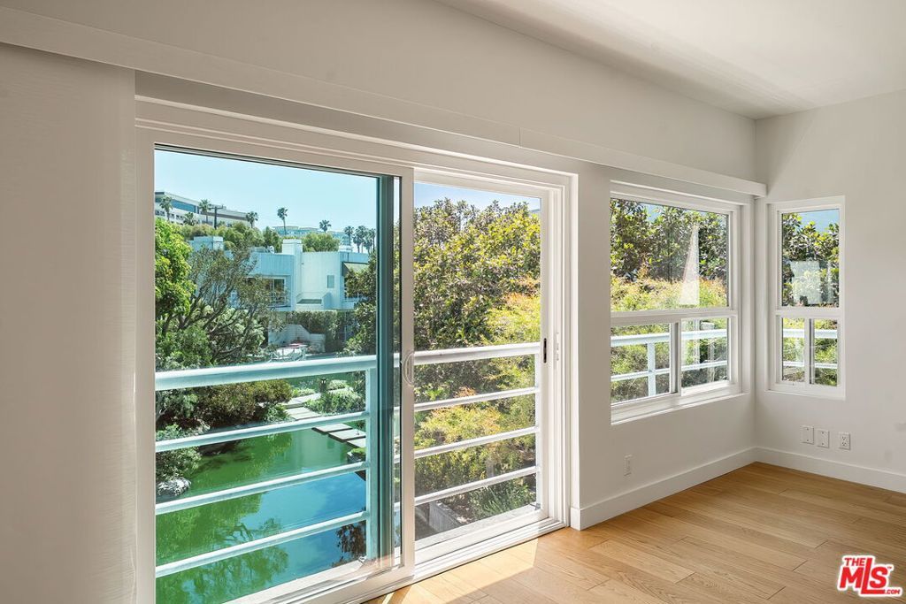 Image 18 of property listing at 680 Harbor Street 1, Venice, CA 90291