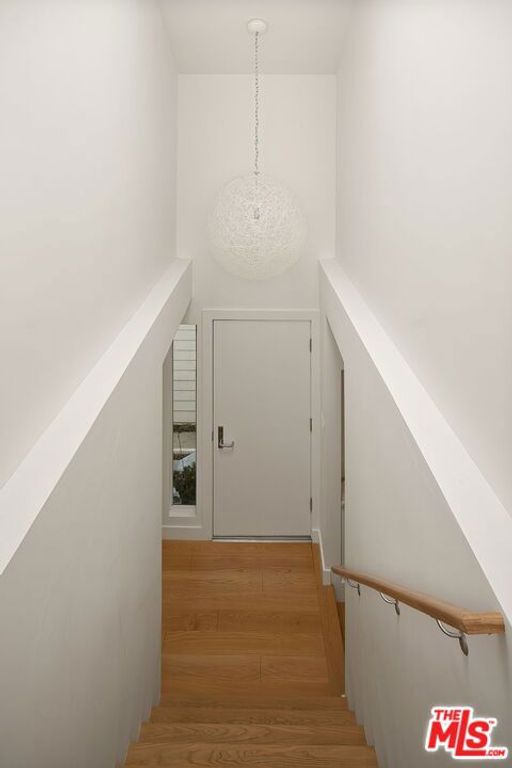 Image 29 of property listing at 680 Harbor Street 1, Venice, CA 90291