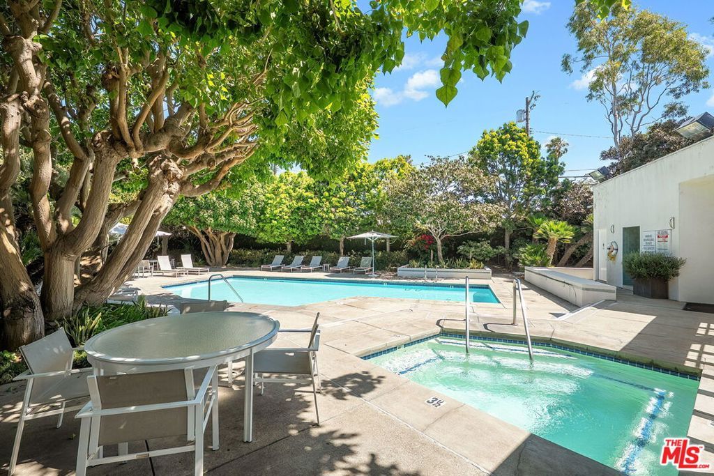 Image 30 of property listing at 680 Harbor Street 1, Venice, CA 90291