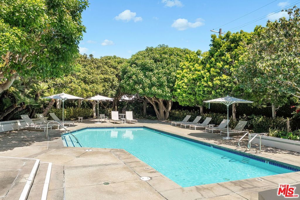 Image 31 of property listing at 680 Harbor Street 1, Venice, CA 90291