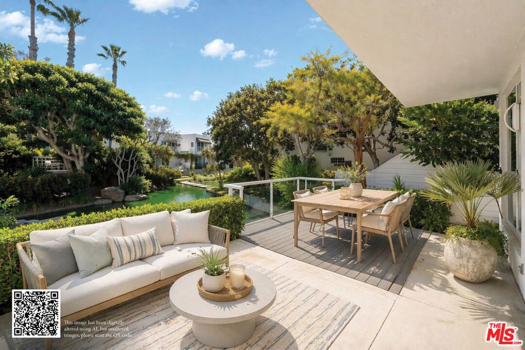 Image 7 of property listing at 680 Harbor Street 1, Venice, CA 90291