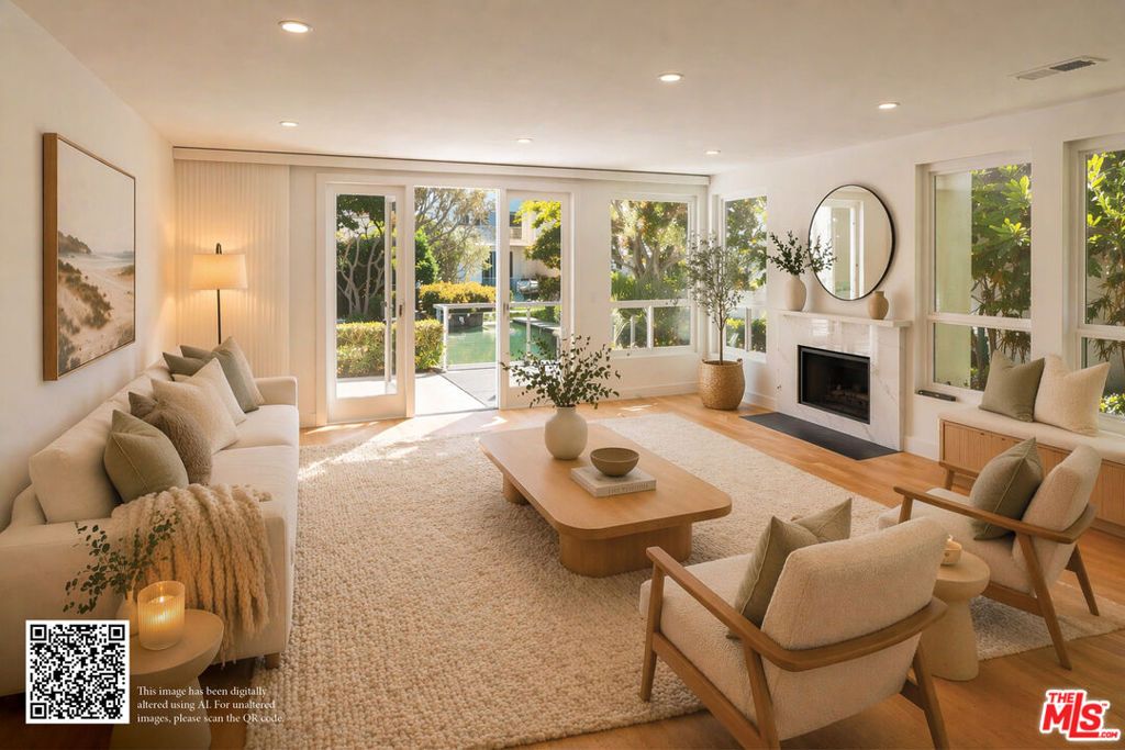 Image 8 of property listing at 680 Harbor Street 1, Venice, CA 90291