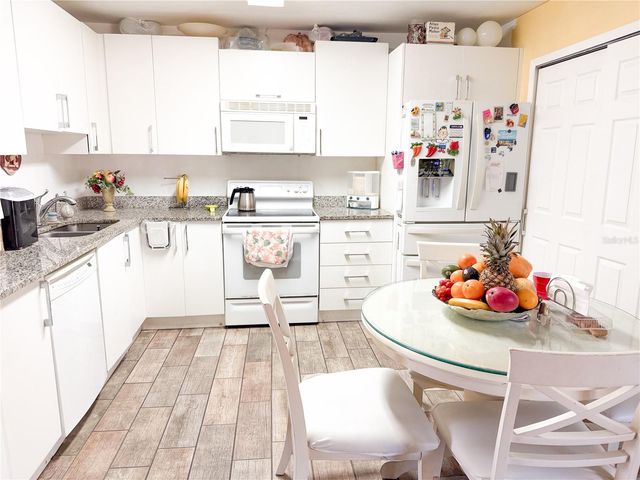 2724 CANDLEWOOD COURT, Apopka, FL 32703