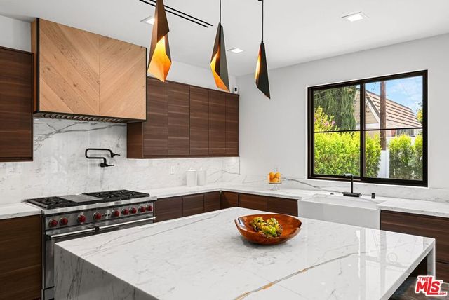 4153 Vantage Avenue, Studio City, CA 91604