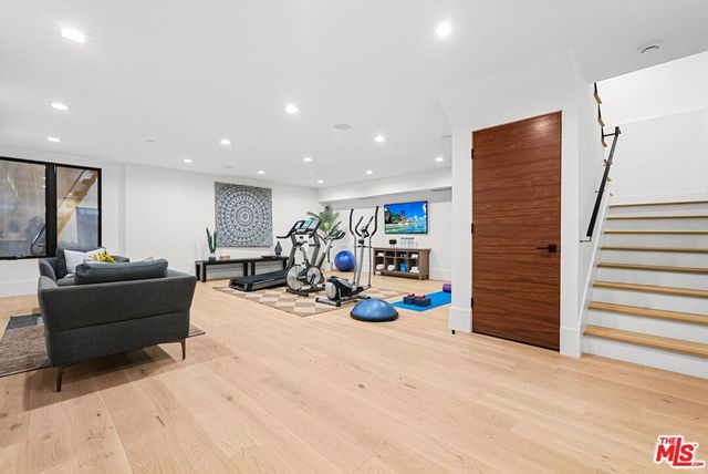 4153 Vantage Avenue, Studio City, CA 91604