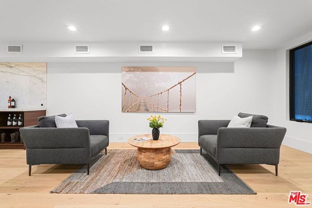 4153 Vantage Avenue, Studio City, CA 91604