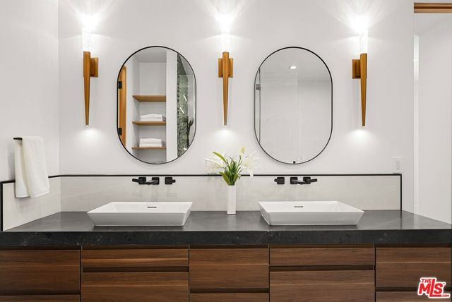 4153 Vantage Avenue, Studio City, CA 91604