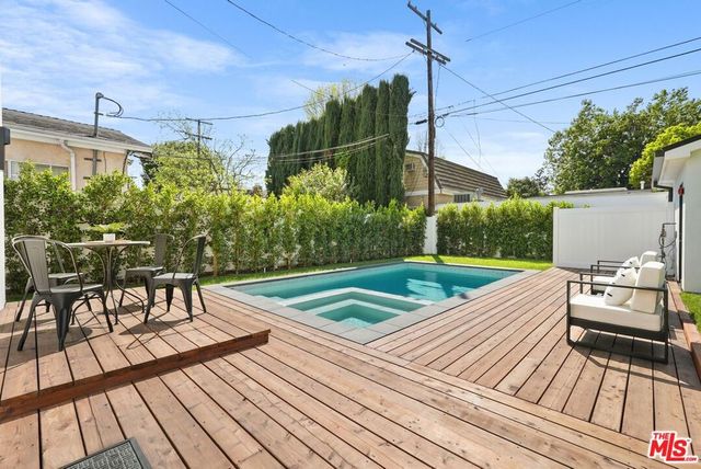 4153 Vantage Avenue, Studio City, CA 91604