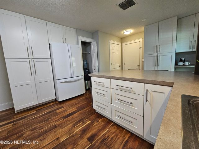 1124 LINKSIDE Court W, Atlantic Beach, FL 32233