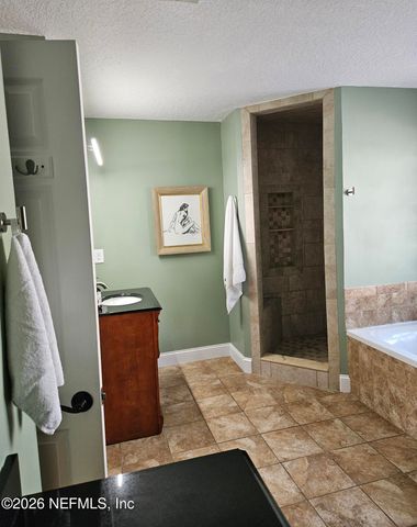 1124 LINKSIDE Court W, Atlantic Beach, FL 32233