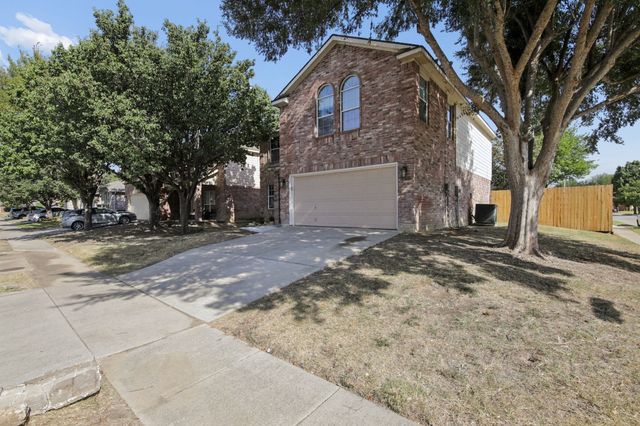 5533 Spring Ridge Drive, Watauga, TX 76137