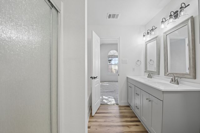 5533 Spring Ridge Drive, Watauga, TX 76137