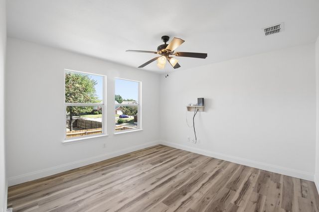 5533 Spring Ridge Drive, Watauga, TX 76137