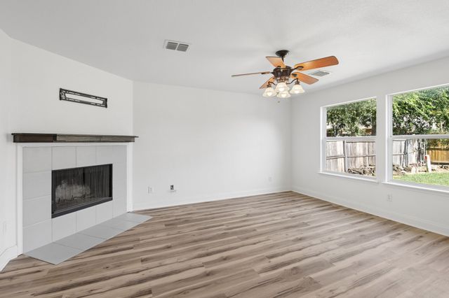 5533 Spring Ridge Drive, Watauga, TX 76137