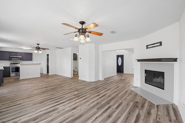 5533 Spring Ridge Drive, Watauga, TX 76137