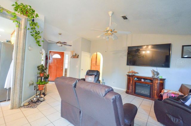 4561 Tidewind Dr, Sacramento, CA 95838