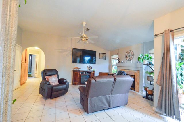 4561 Tidewind Dr, Sacramento, CA 95838