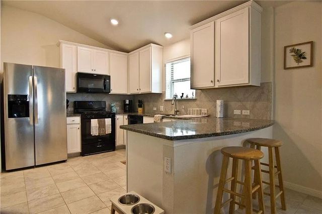 154 Tailwind DR, Kyle, TX 78640