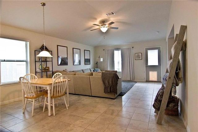 154 Tailwind DR, Kyle, TX 78640