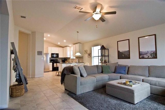 154 Tailwind DR, Kyle, TX 78640