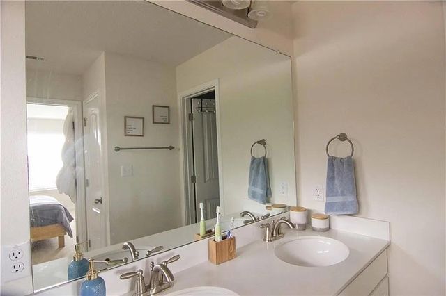 154 Tailwind DR, Kyle, TX 78640