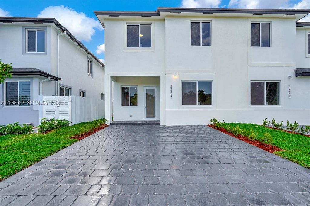 22505 SW 125th Avenue, Miami, FL 33170