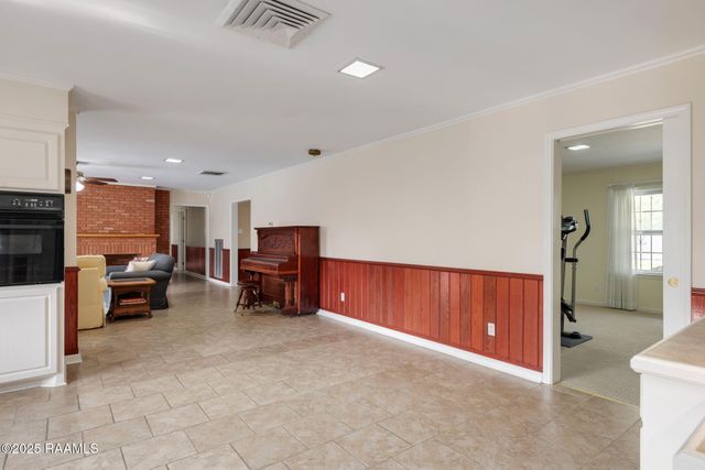 1215 N State Street, Abbeville, LA 70510