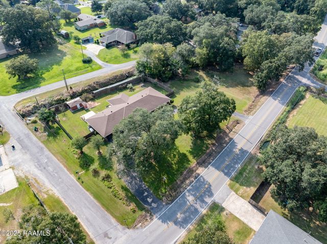 1215 N State Street, Abbeville, LA 70510