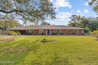1215 N State Street, Abbeville, LA 70510