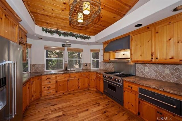 26285 Spyglass Drive, Lake Arrowhead, CA 92352