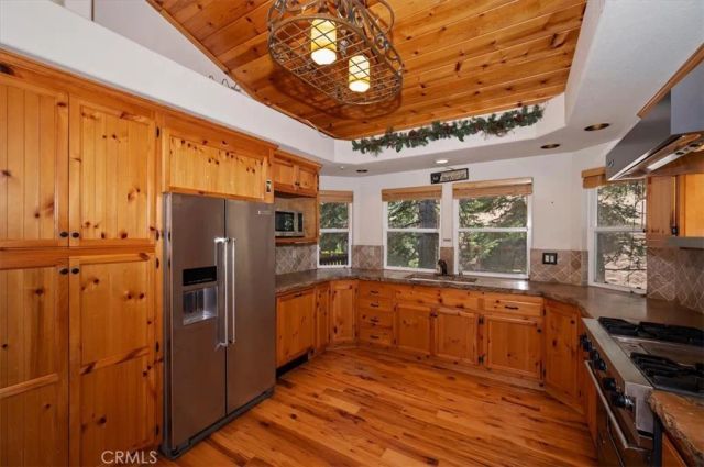 26285 Spyglass Drive, Lake Arrowhead, CA 92352