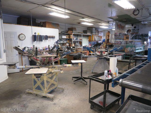 26114 W 6 Mile Road, Redford Charter Township, MI 48240
