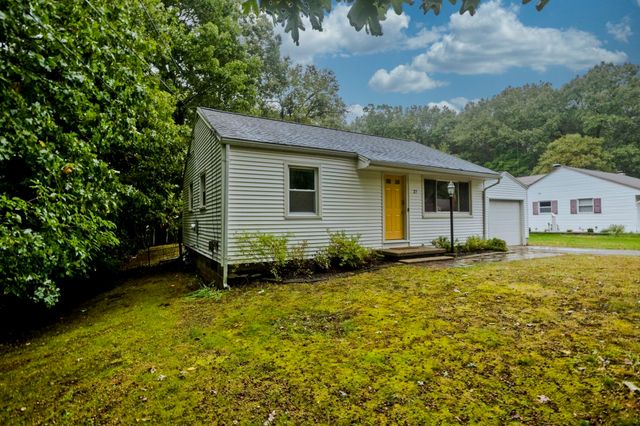 27 E Green St, Easthampton, MA 01027