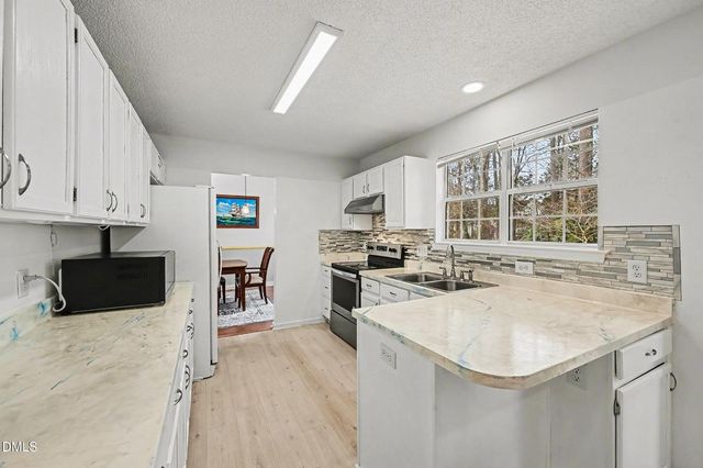 215 Trailview Drive, Cary, NC 27513