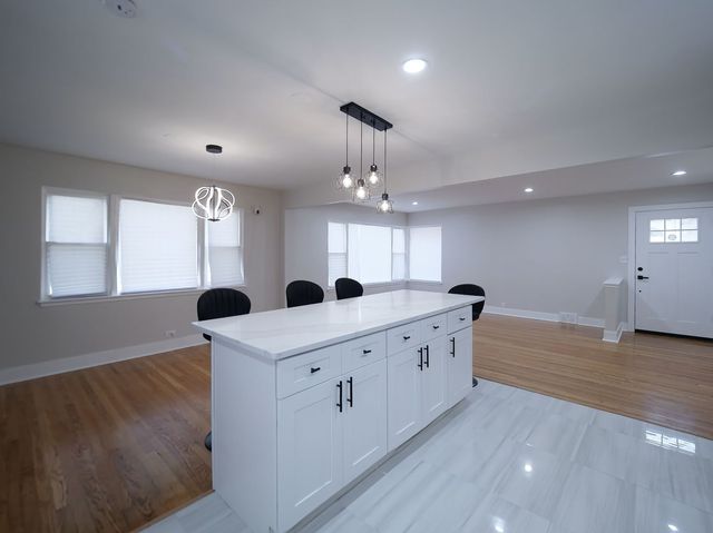 8415 Trumbull Avenue, Skokie, IL 60076