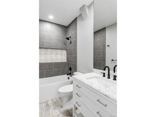 49447 Antelope Dr E, Bennett, CO 80102