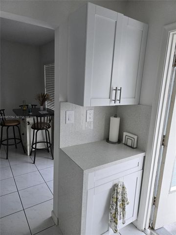 6560 Winfield Blvd 205, Margate, FL 33063