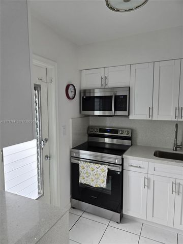 6560 Winfield Blvd 205, Margate, FL 33063