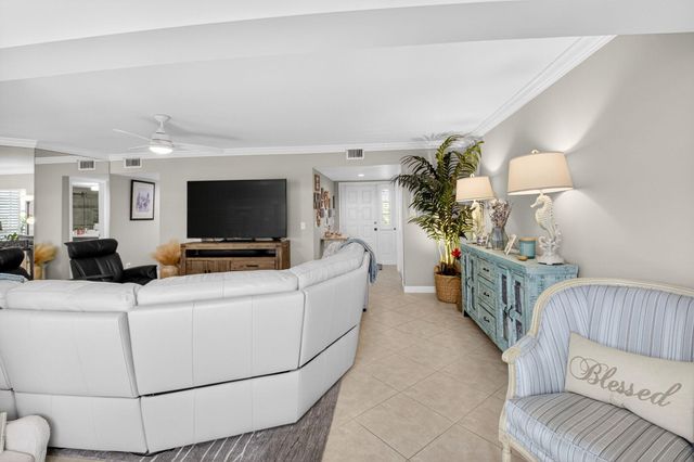 75 Venetian Drive A-2, Delray Beach, FL 33483